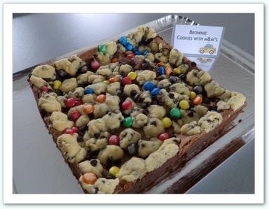 Browkie M&m's un brownie riche surmonté d'un cookie croquant pour une texture crousti moelleuse