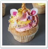 Cupcake Licorne Cupcake vanille glaçage au chocolat blanc, customisé version Licorne.