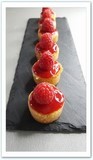 tartelette framboise amande Mini sablé breton garni d'une crème amandine, d'un coulis de framboise, surmonté de framboise fraîche pour un joli contraste.